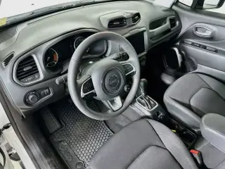 Jeep Renegade 2023 4x4 Latitude 4dr SUV