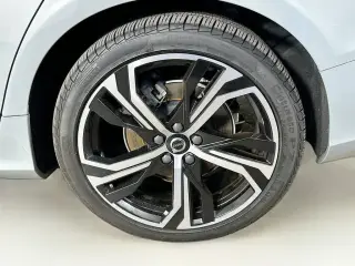 Volvo S60 2024 AWD B5 Plus Dark Theme 4dr Sedan