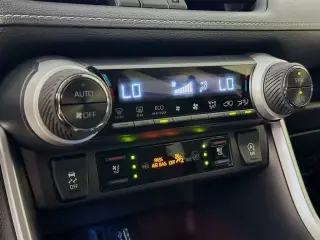 Toyota RAV4 2025 Limited 4dr SUV