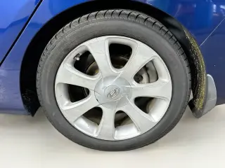 Hyundai ELANTRA 2013 GLS 4dr Sedan 6M