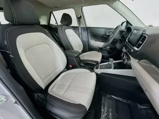 Hyundai VENUE 2025 Limited 4dr Crossover