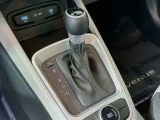 Hyundai VENUE 2025 Limited 4dr Crossover