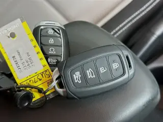 Hyundai VENUE 2025 Limited 4dr Crossover