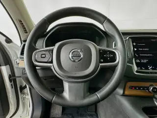 Volvo XC90 2022 AWD T6 Momentum 7-Passenger 4dr SUV