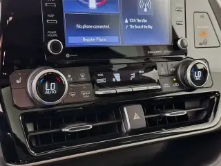Toyota Highlander Hybrid 2021 AWD XLE 4dr SUV