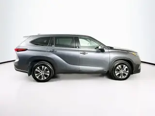 Toyota Highlander Hybrid 2021 AWD XLE 4dr SUV
