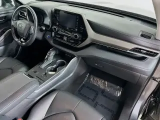 Toyota Highlander Hybrid 2021 AWD XLE 4dr SUV