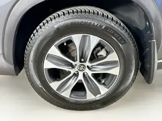 Toyota Highlander Hybrid 2021 AWD XLE 4dr SUV