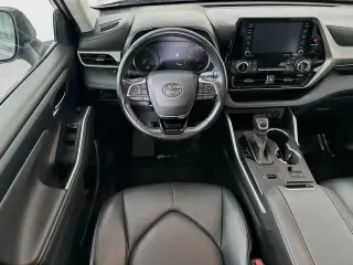 Toyota Highlander Hybrid 2021 AWD XLE 4dr SUV