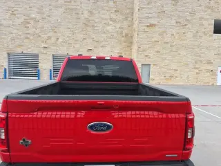 Ford F-150 2023 4x2 XL 4dr SuperCrew 5.5 ft. SB