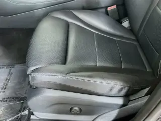 Mercedes-Benz GLC 2018 GLC 300 4dr SUV