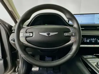 Genesis GV70 2025 AWD 2.5T Standard 4dr SUV