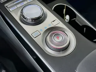 Genesis GV70 2025 AWD 2.5T Standard 4dr SUV