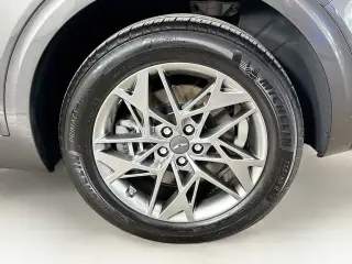 Genesis GV70 2025 AWD 2.5T Standard 4dr SUV