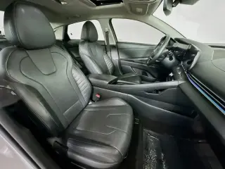 Hyundai ELANTRA 2022 Limited 4dr Sedan