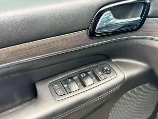 Jeep Grand Cherokee 2019 4x4 Overland 4dr SUV