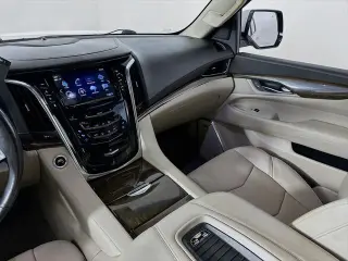 Cadillac Escalade 2018 4x4 Luxury 4dr SUV