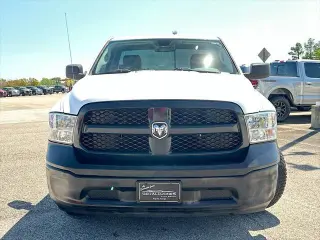 Ram 1500 Classic 2019 4x2 Tradesman 2dr Regular Cab 6.3 ft. SB Pickup