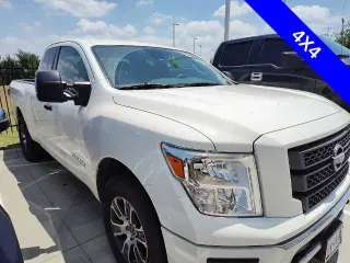 Nissan Titan 2024 4x4 SV 4dr King Cab 6.6 ft. LB