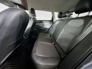 Volkswagen Taos 2023 SE 4dr SUV