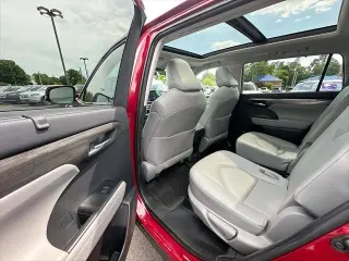 Toyota Highlander 2021 AWD Platinum 4dr SUV