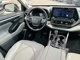 Toyota Highlander 2021 AWD Platinum 4dr SUV