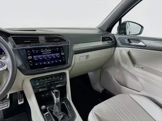 Volkswagen Tiguan 2023 SE R-Line Black 4dr SUV