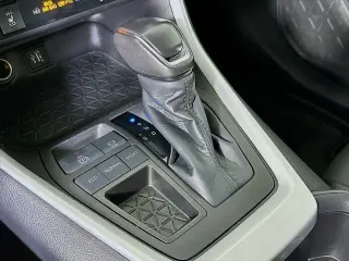 Toyota RAV4 2024 XLE Premium 4dr SUV