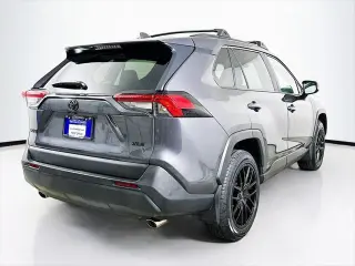 Toyota RAV4 2024 XLE Premium 4dr SUV