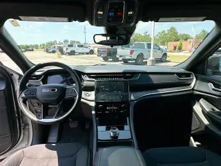 Jeep Grand Cherokee 2024 4x2 Laredo A 4dr SUV