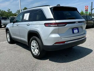 Jeep Grand Cherokee 2024 4x2 Laredo A 4dr SUV