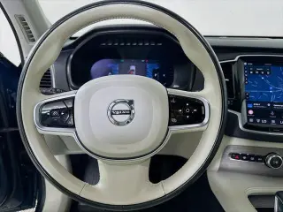 Volvo XC90 2023 AWD B5 Plus Bright Theme 4dr SUV