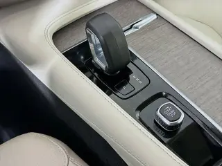 Volvo XC90 2023 AWD B5 Plus Bright Theme 4dr SUV