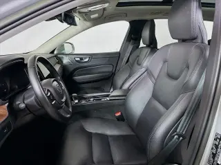 Volvo XC60 2023 AWD B5 Plus Bright Theme 4dr SUV