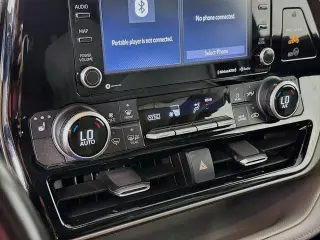 Toyota Highlander 2021 AWD XLE 4dr SUV