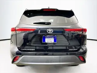 Toyota Highlander 2021 AWD XLE 4dr SUV