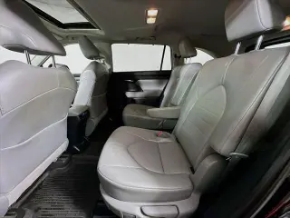 Toyota Highlander 2021 AWD XLE 4dr SUV