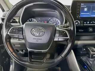 Toyota Highlander 2021 AWD XLE 4dr SUV