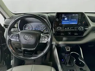 Toyota Highlander 2021 AWD XLE 4dr SUV