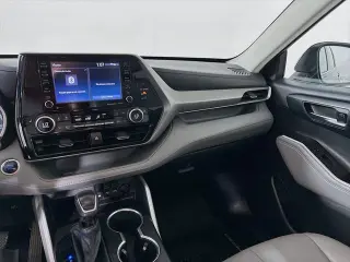 Toyota Highlander 2021 AWD XLE 4dr SUV