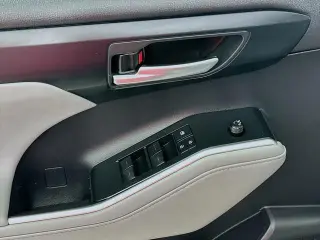 Toyota Highlander 2021 AWD XLE 4dr SUV