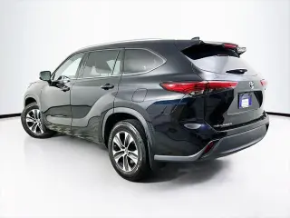 Toyota Highlander 2021 AWD XLE 4dr SUV