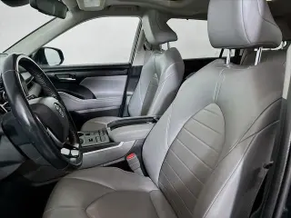 Toyota Highlander 2021 AWD XLE 4dr SUV