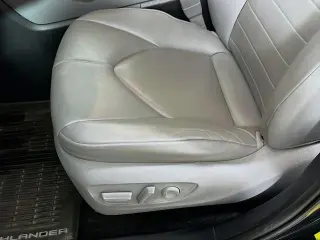 Toyota Highlander 2021 AWD XLE 4dr SUV