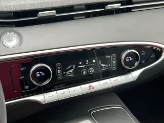 Genesis GV70 2022 AWD 2.5T Standard 4dr SUV