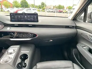 Genesis GV70 2022 AWD 2.5T Standard 4dr SUV