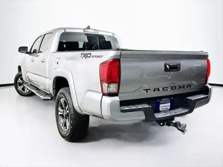 Toyota Tacoma 2017 4x2 TRD Sport 4dr Double Cab 6.1 ft LB