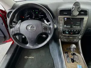 Lexus IS 250C 2010 2dr Convertible 6A