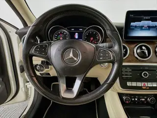 Mercedes-Benz GLA 2018 GLA 250 4dr SUV