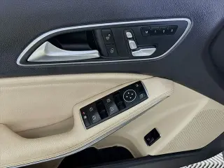 Mercedes-Benz GLA 2018 GLA 250 4dr SUV